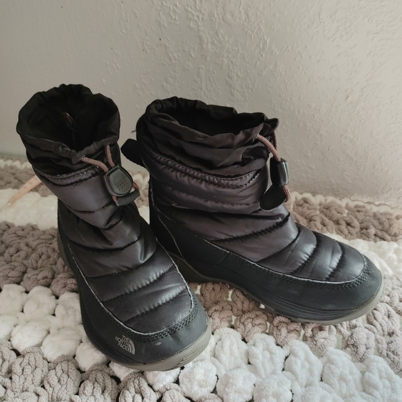 North Face Thermaball Boots - Picture 2 of 7
